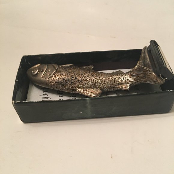 Vintage trout razor and Decorative Plate for Automobiles - Picture 11 of 15